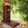 Дървен диспенсър Махагон за алкохол - Честит празник